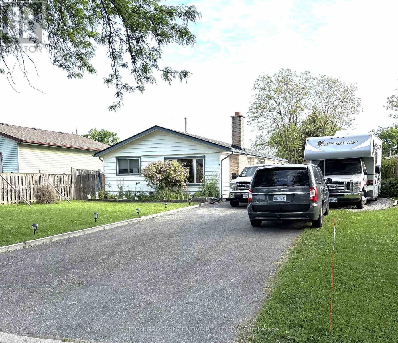 5 LANARK CRESCENT - 2