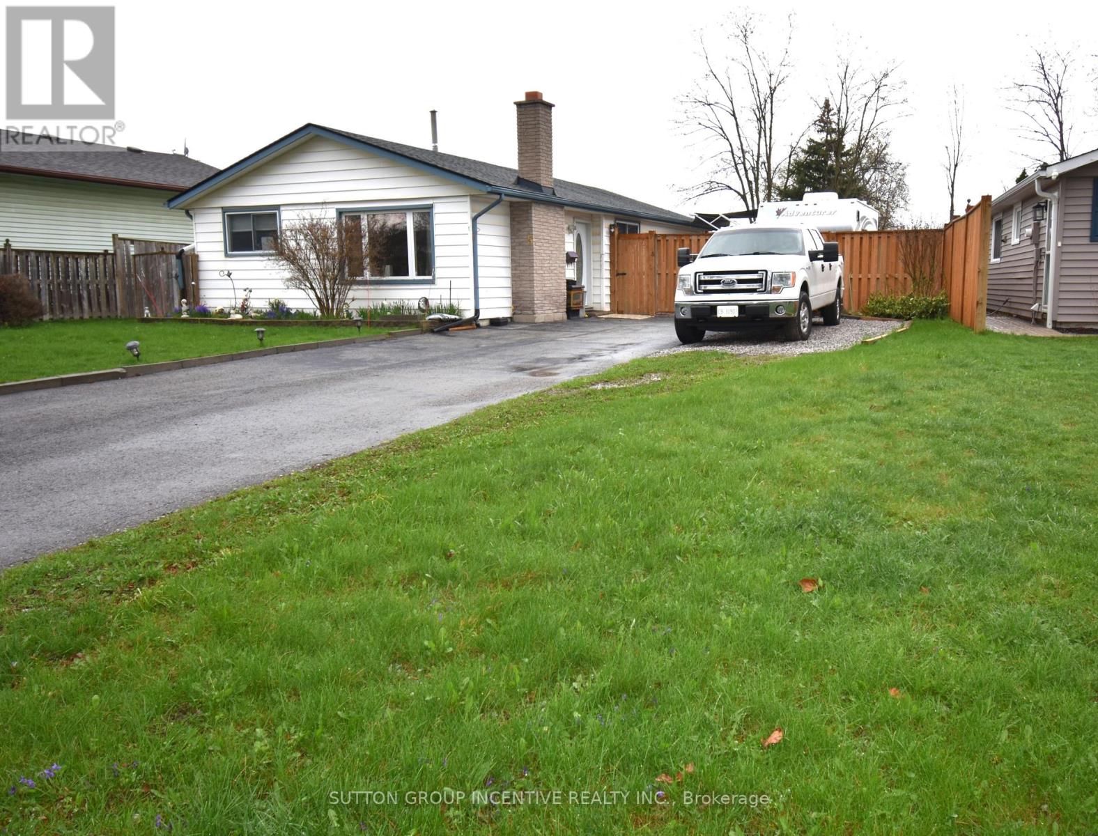 5 LANARK CRESCENT - 4