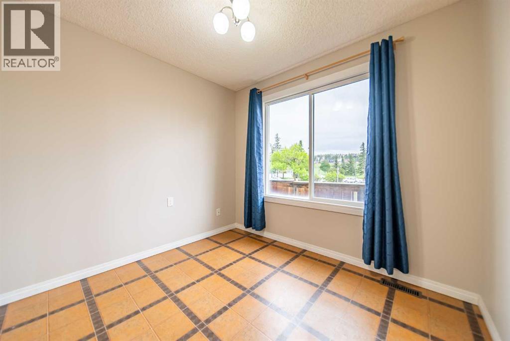 5119 30 Avenue SW - 28