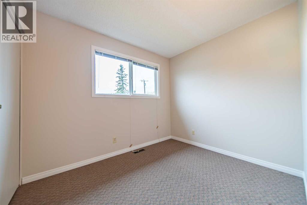 5119 30 Avenue SW - 31