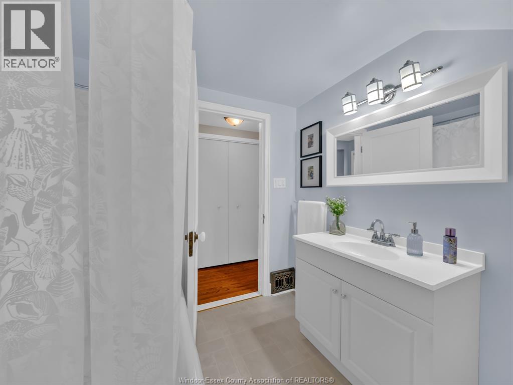230 MAIN STREET East - 23