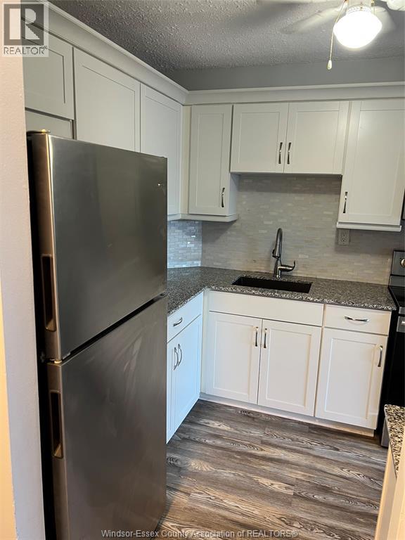 #513 3936 WYANDOTTE STREET East - 3