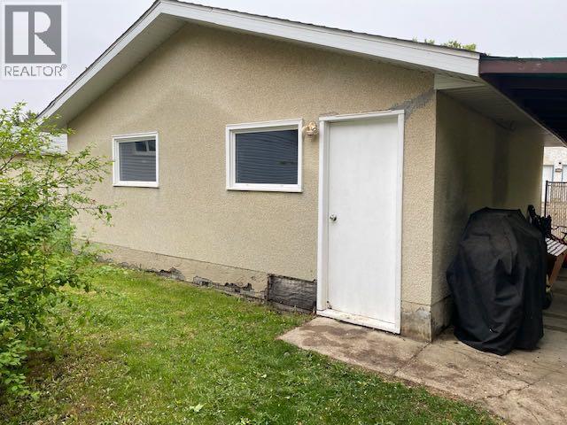 6007 43 Avenue - photo 4
