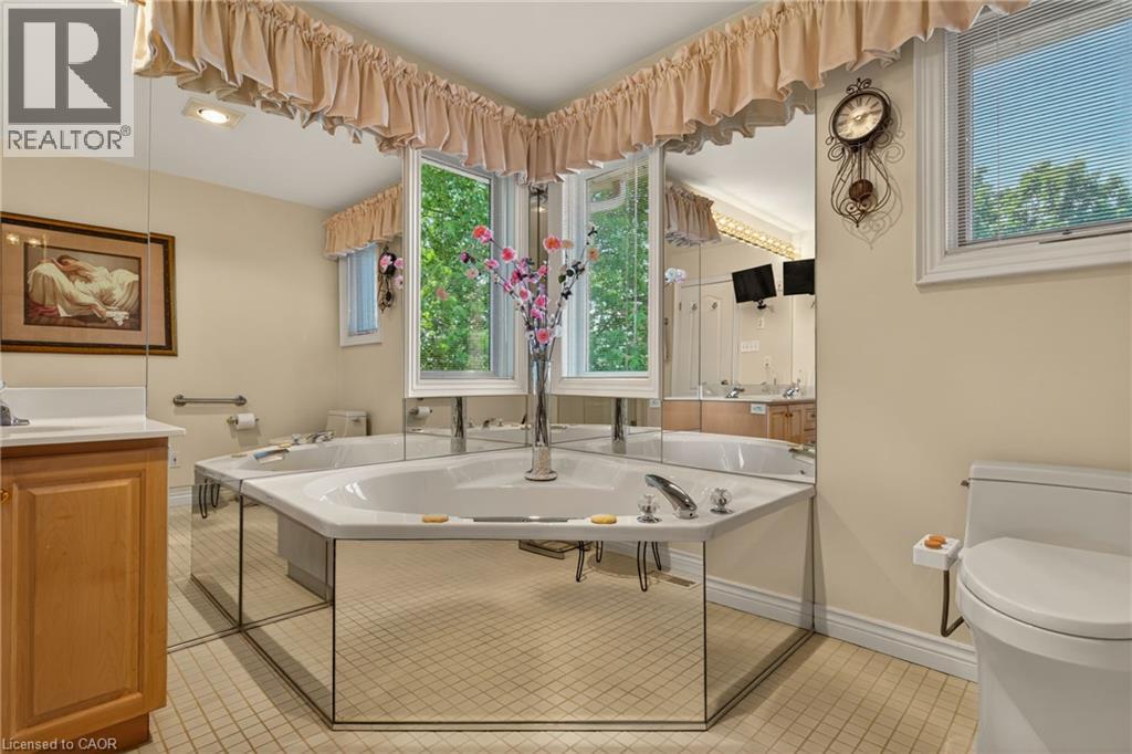 21 FERN Avenue - 23