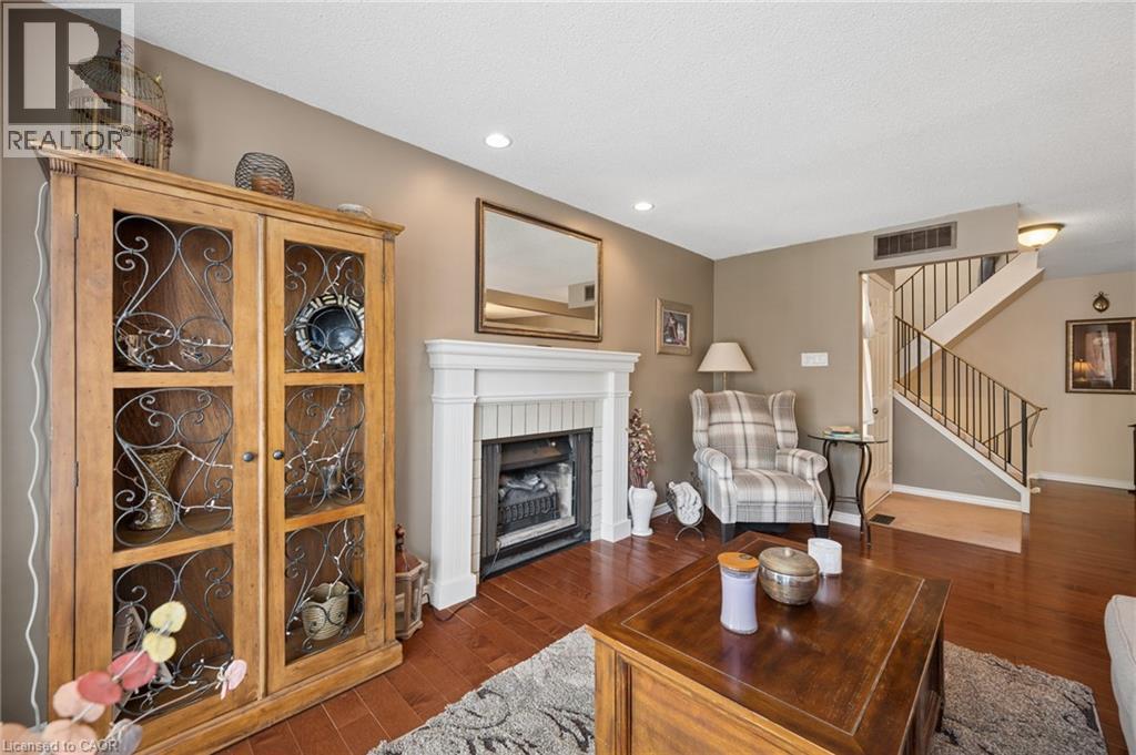 #8 236 KINGSWOOD Drive - 26