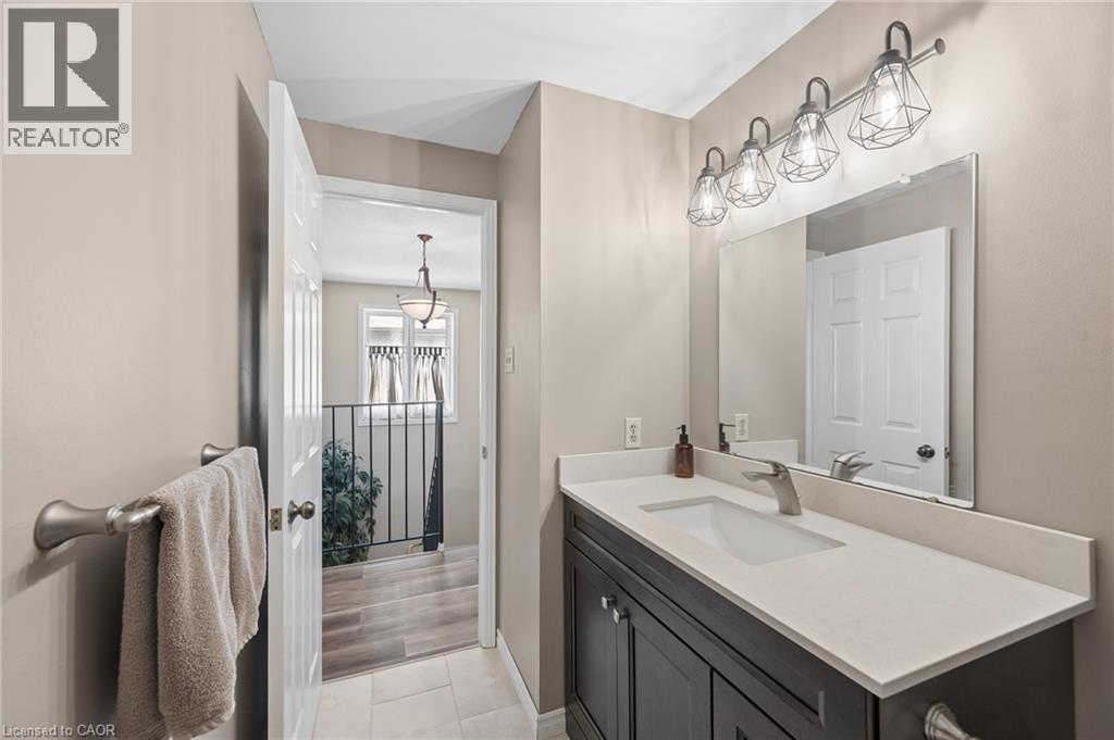 #8 236 KINGSWOOD Drive - 39