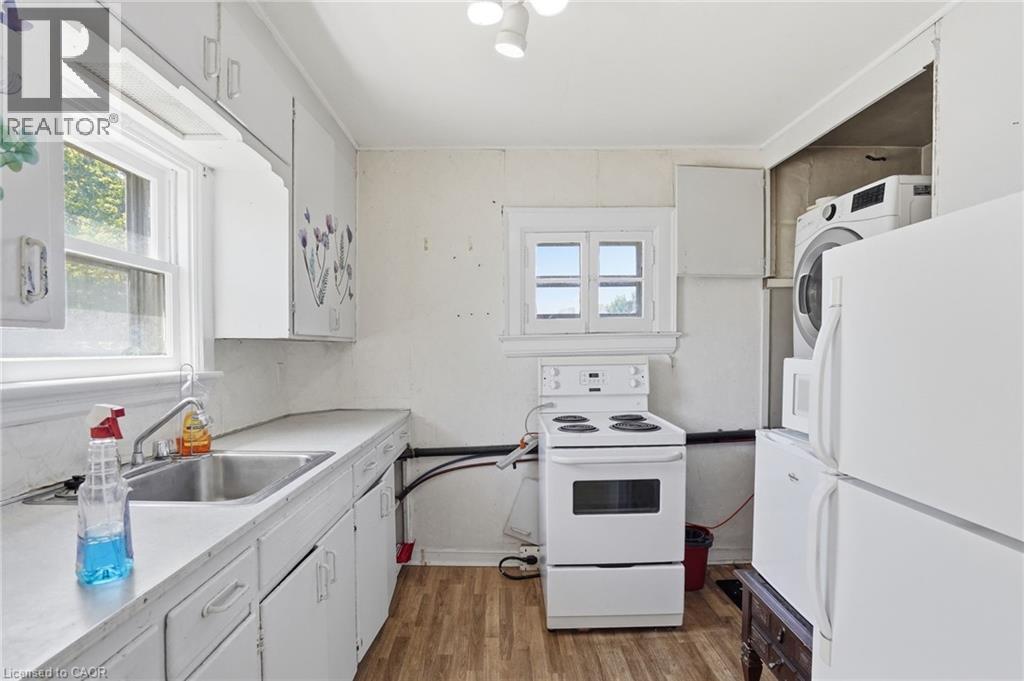 176 BERTIE Street - 17
