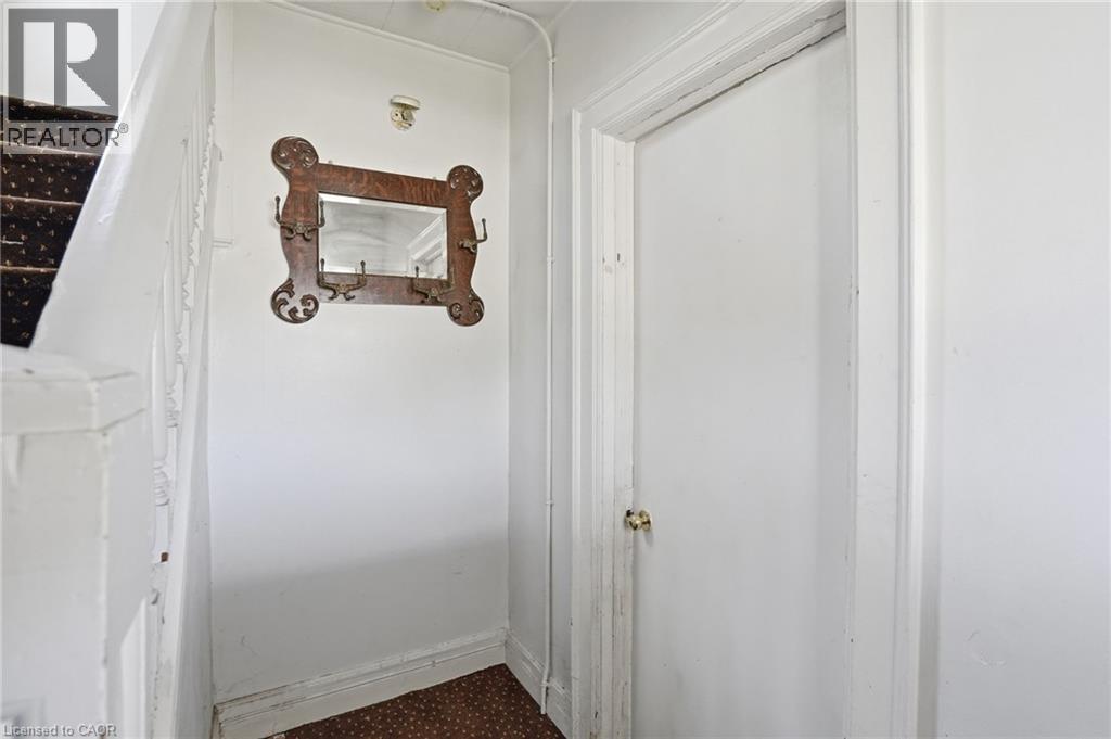 176 BERTIE Street - 6