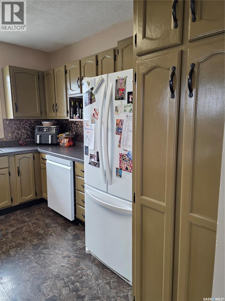 111 4th AVENUE N - 11