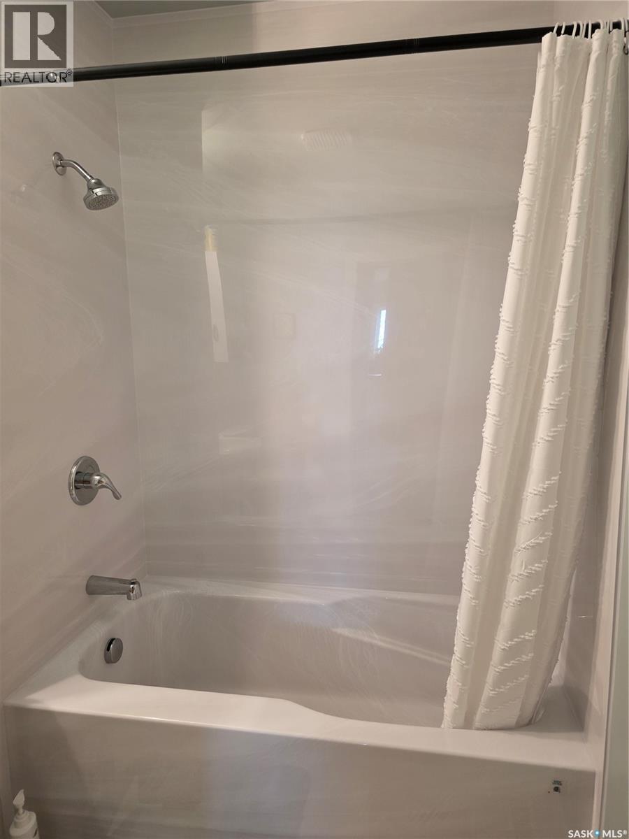 111 4th AVENUE N - 19