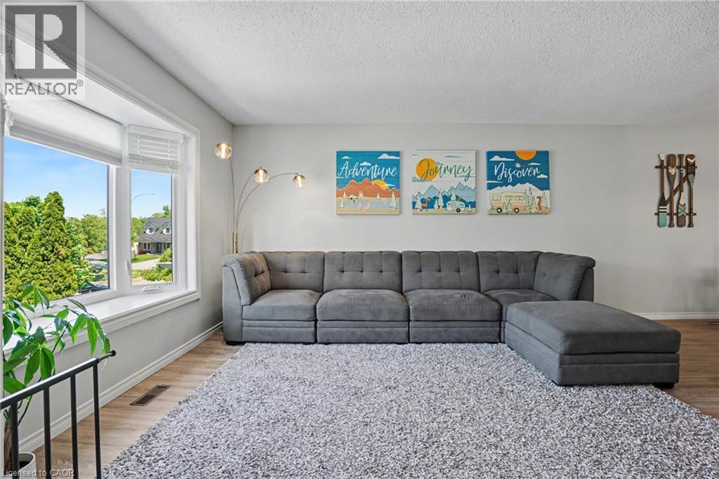 7 REMBRANDT Drive - 5