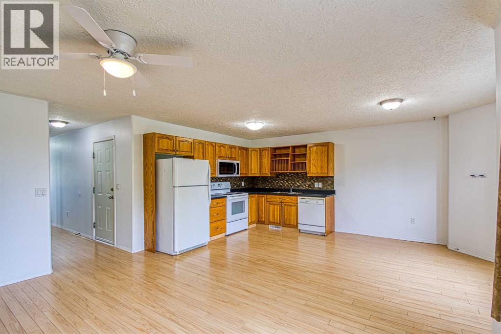 10312B 103 Street - photo 2