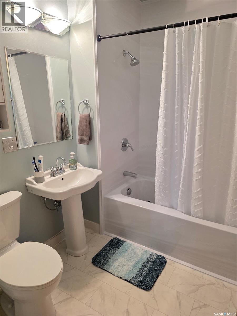 111 4th AVENUE N - 18
