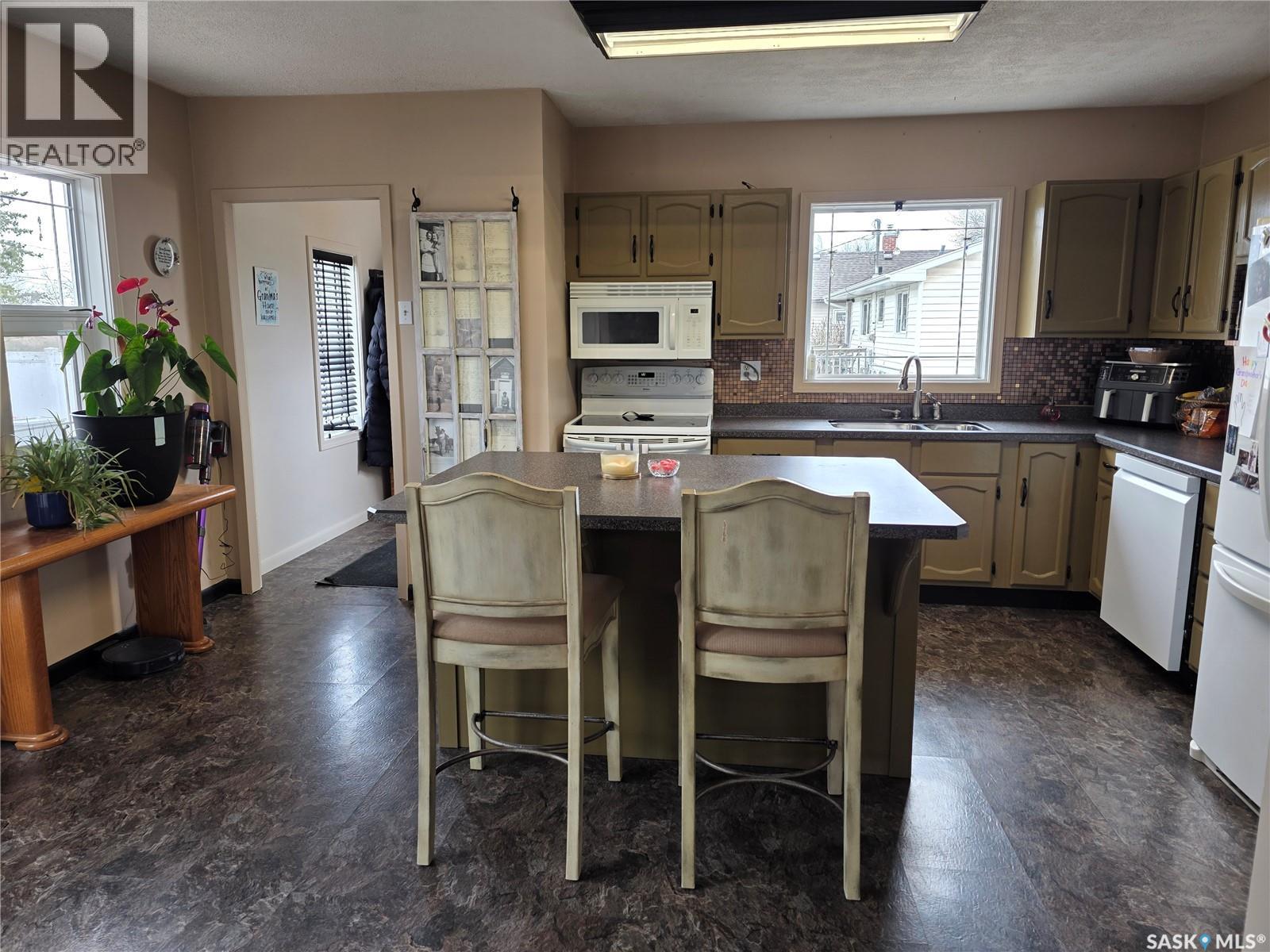 111 4th AVENUE N - 9