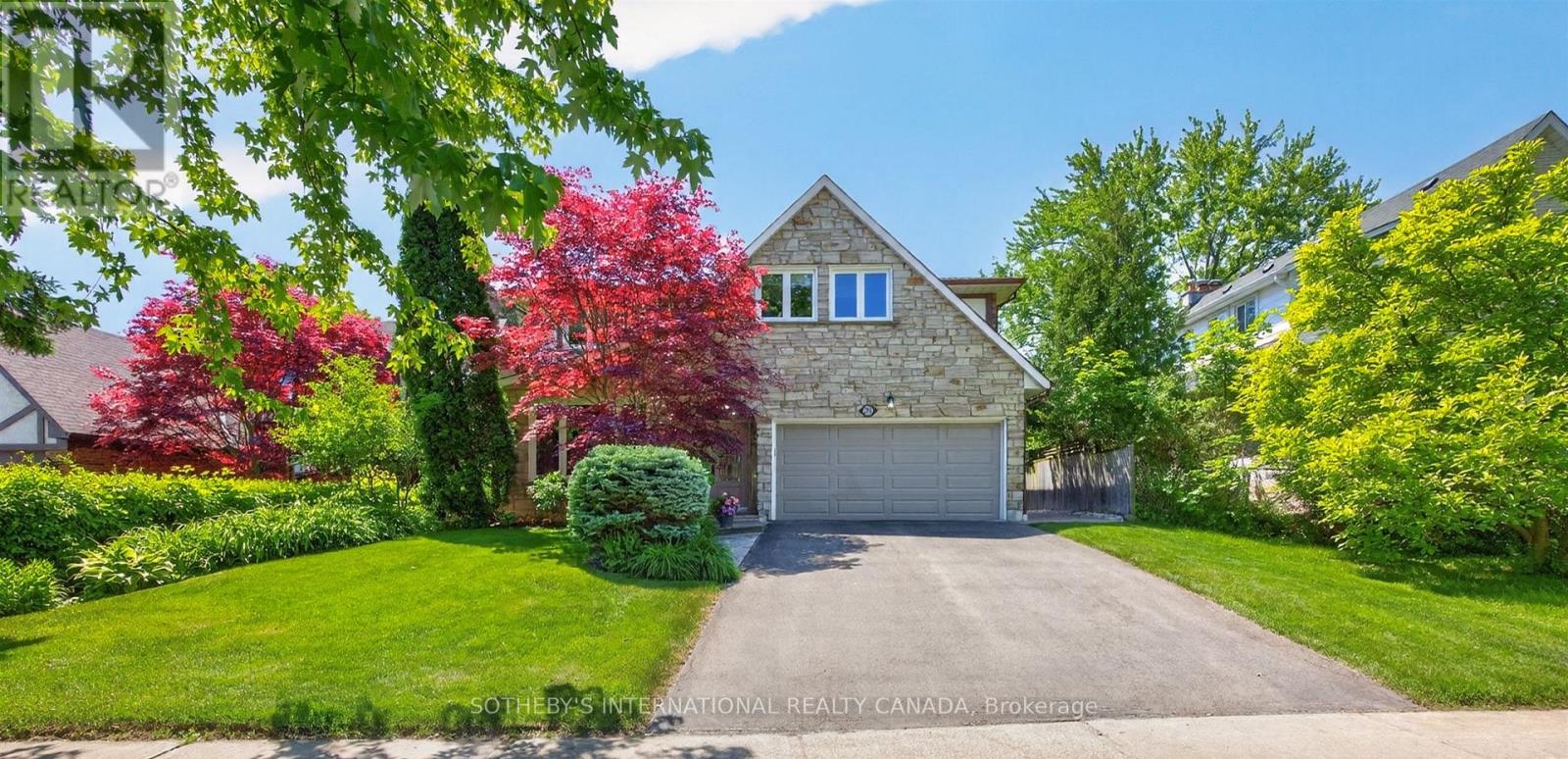 Listing photo of 25 GOSSAMER AVENUE