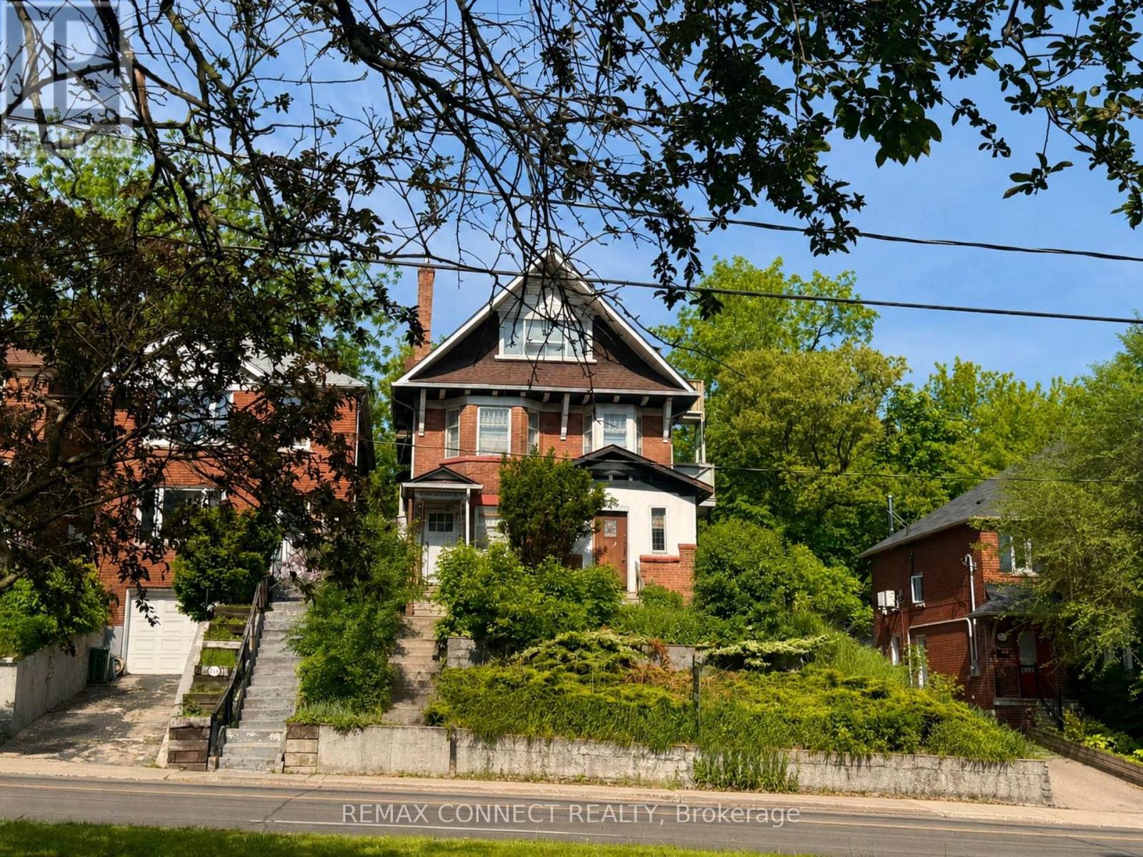 115 PARKSIDE DRIVE - 2