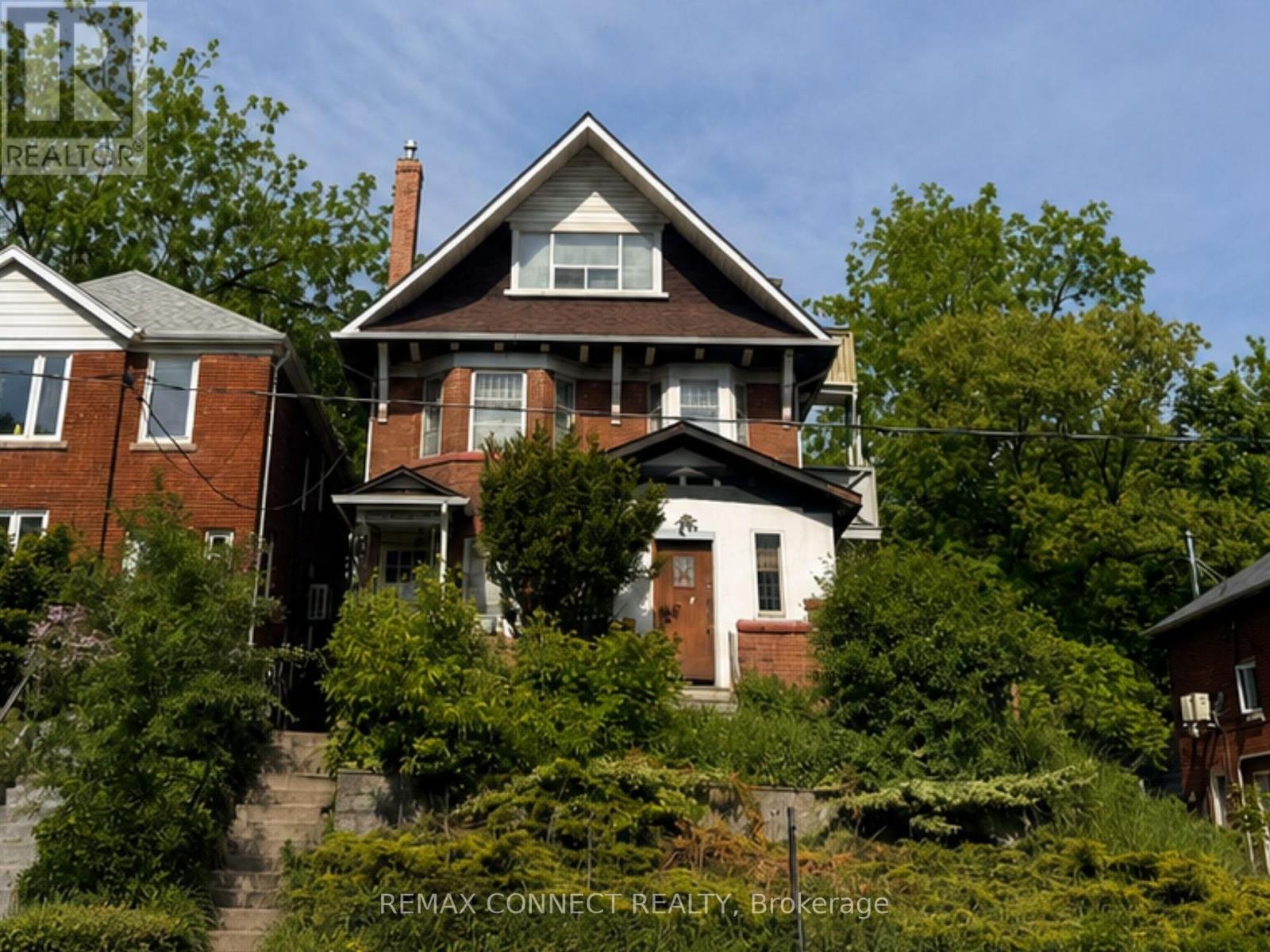 115 PARKSIDE DRIVE - 1