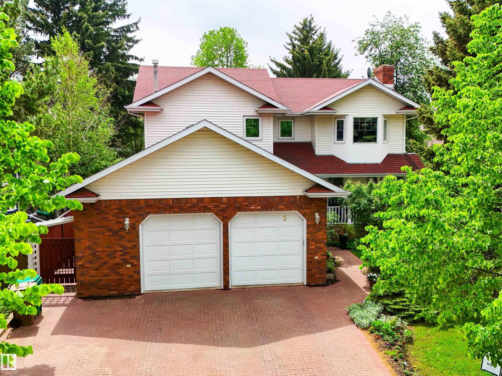 3 LAIRD PL