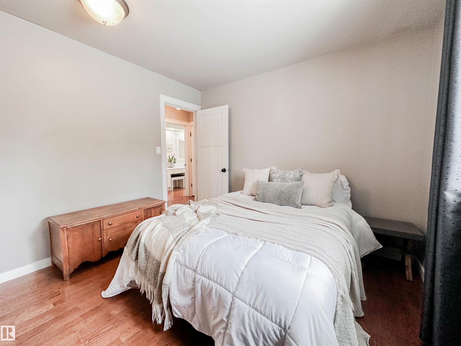 3 LAIRD PL — photo 36