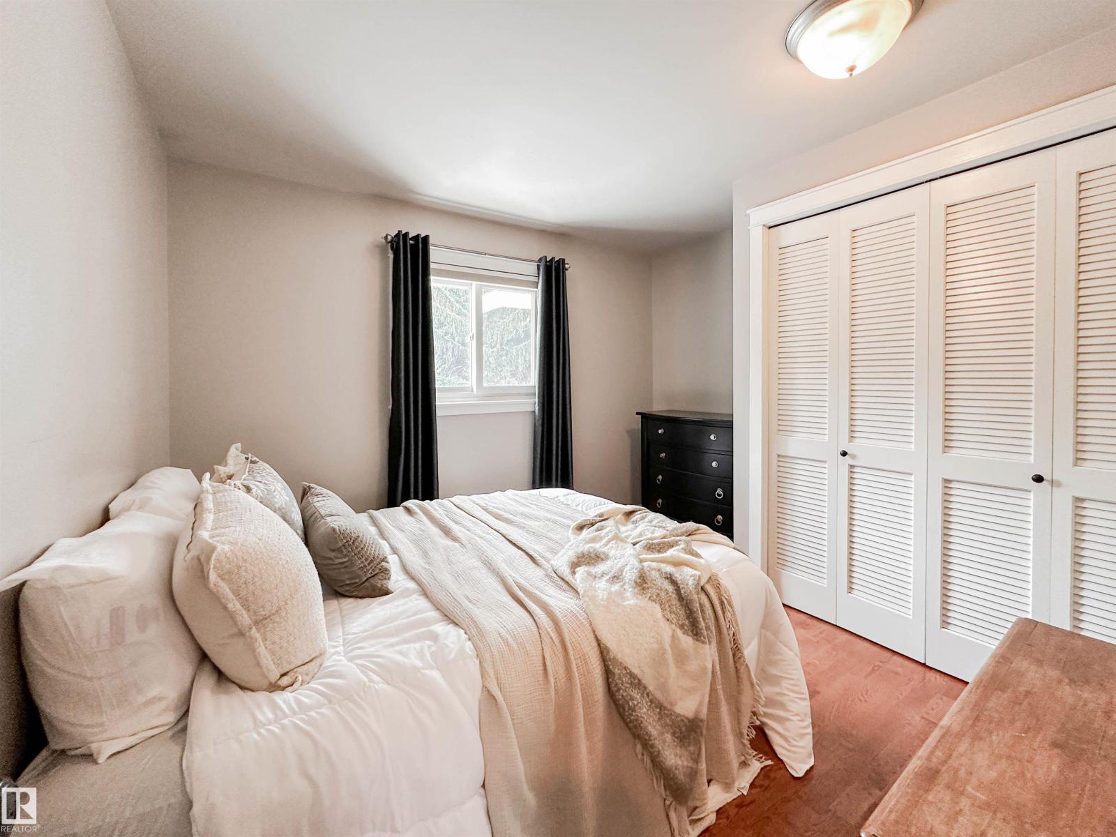 3 LAIRD PL — photo 35