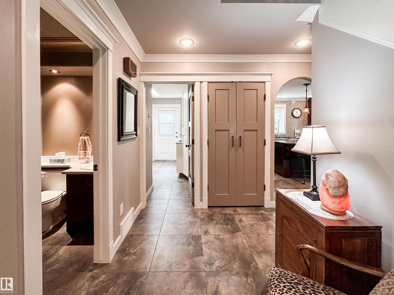 3 LAIRD PL — photo 16