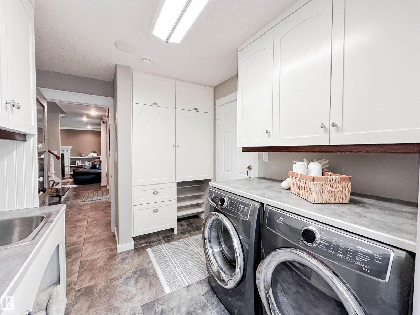 3 LAIRD PL — photo 19