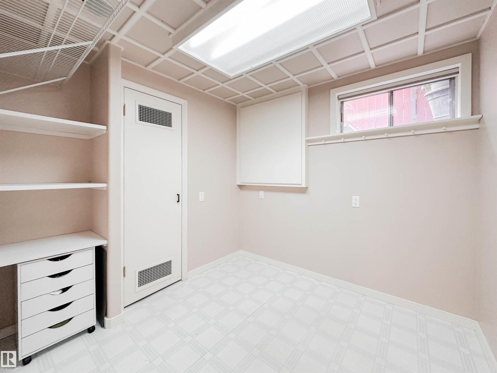 3 LAIRD PL — photo 53