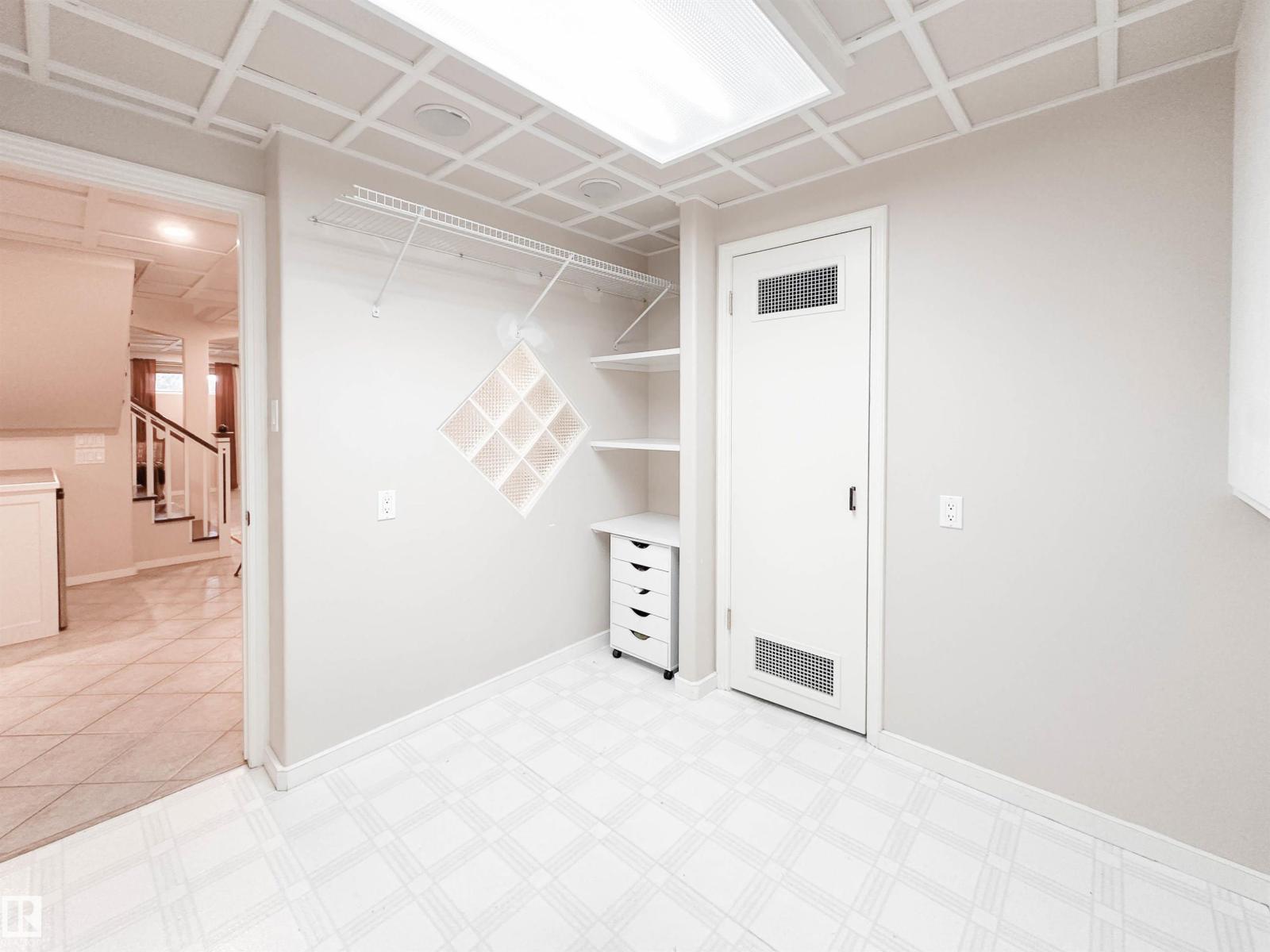 3 LAIRD PL — photo 54