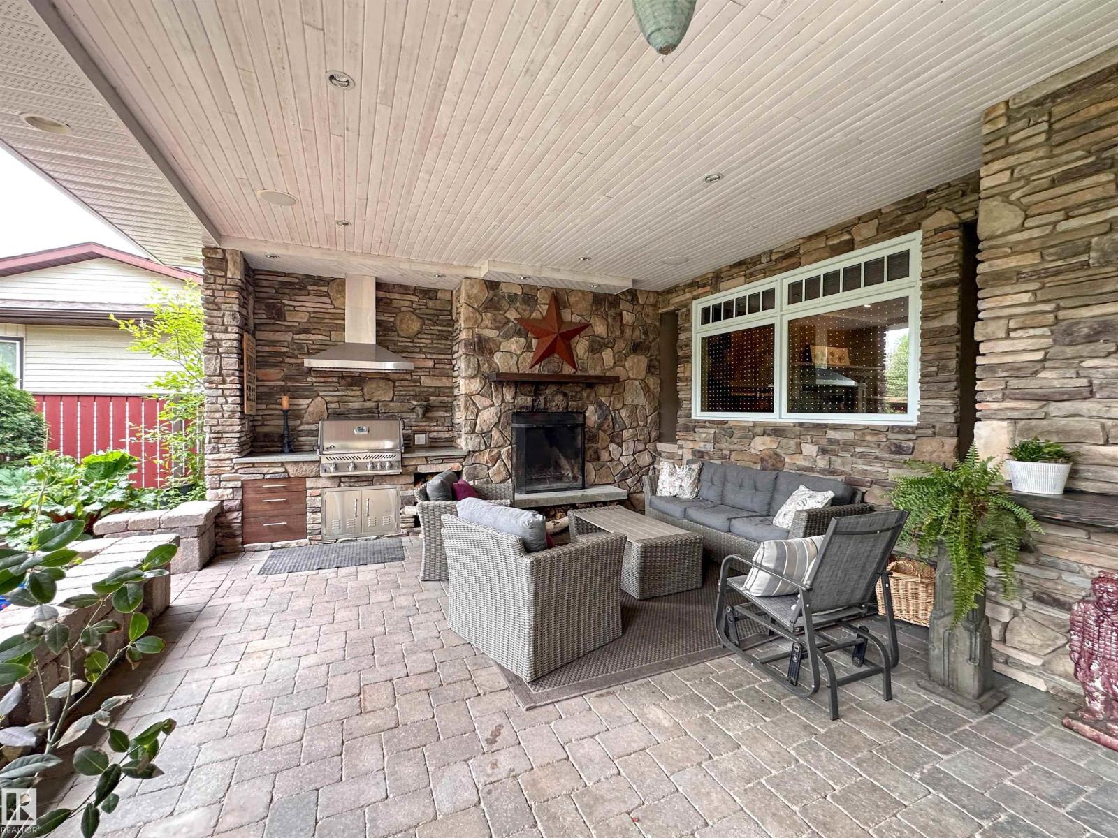 3 LAIRD PL — photo 61