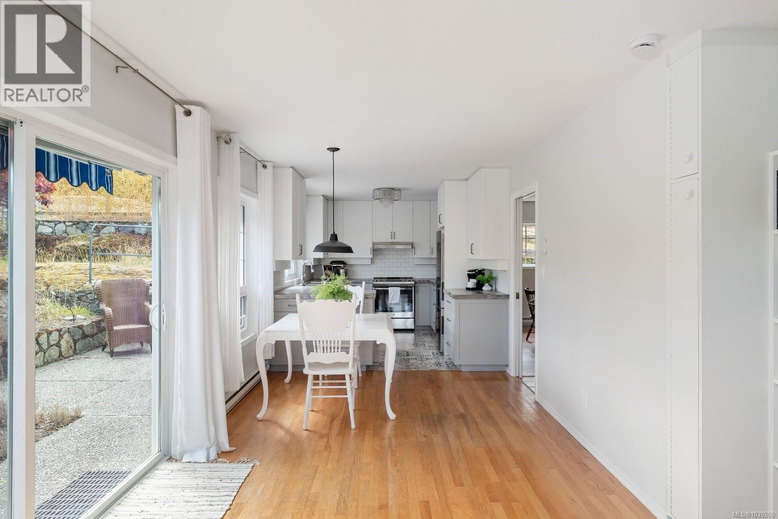 764 Richmond Ave - 18