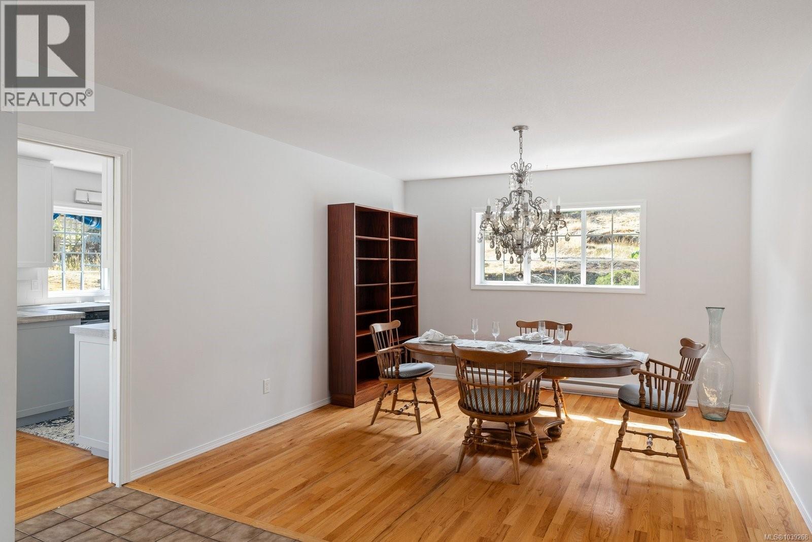 764 Richmond Ave - 9