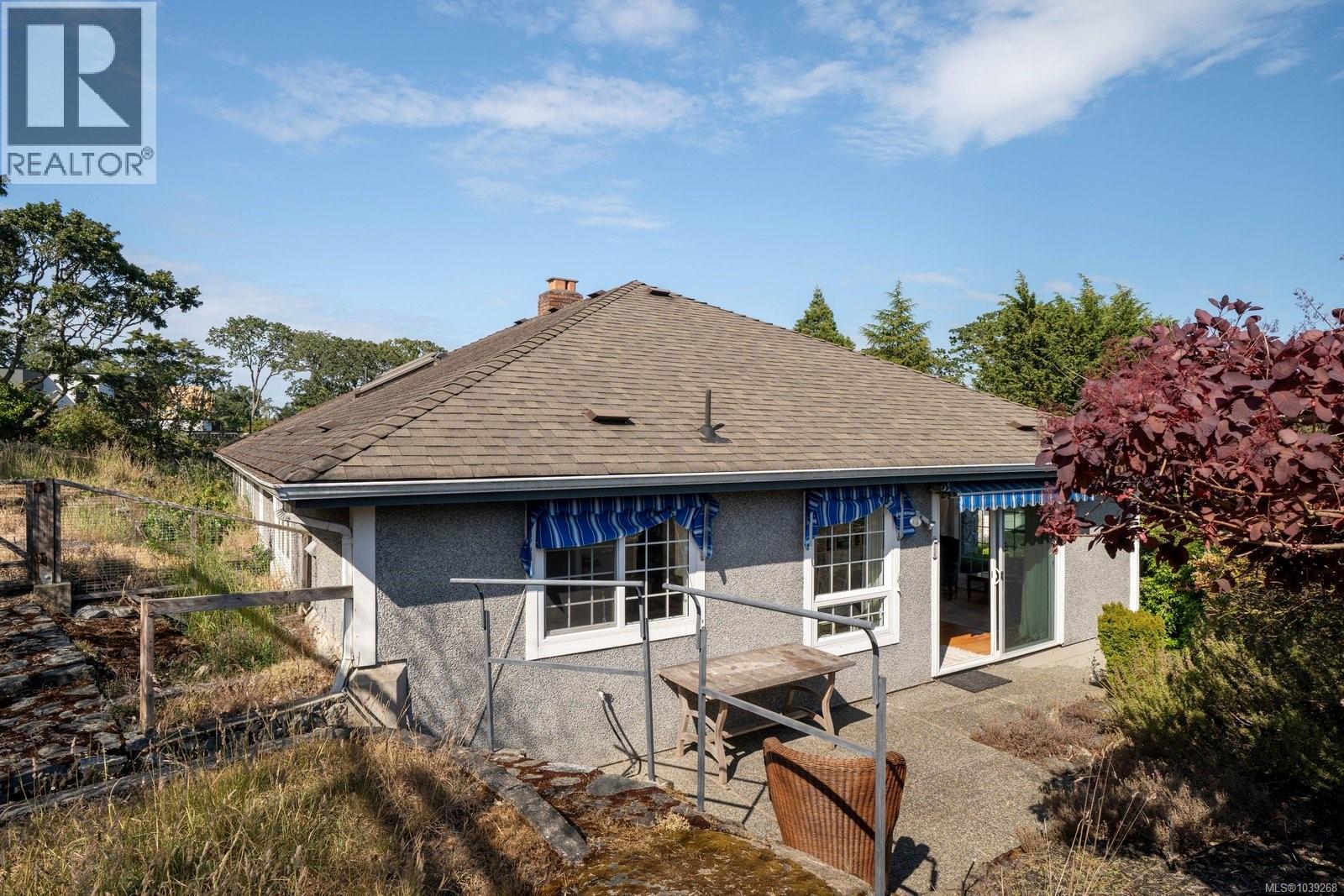 764 Richmond Ave - 34