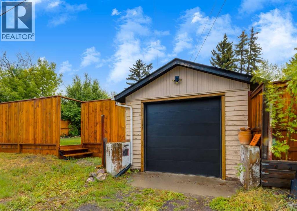182 Fyffe Road SE - 41