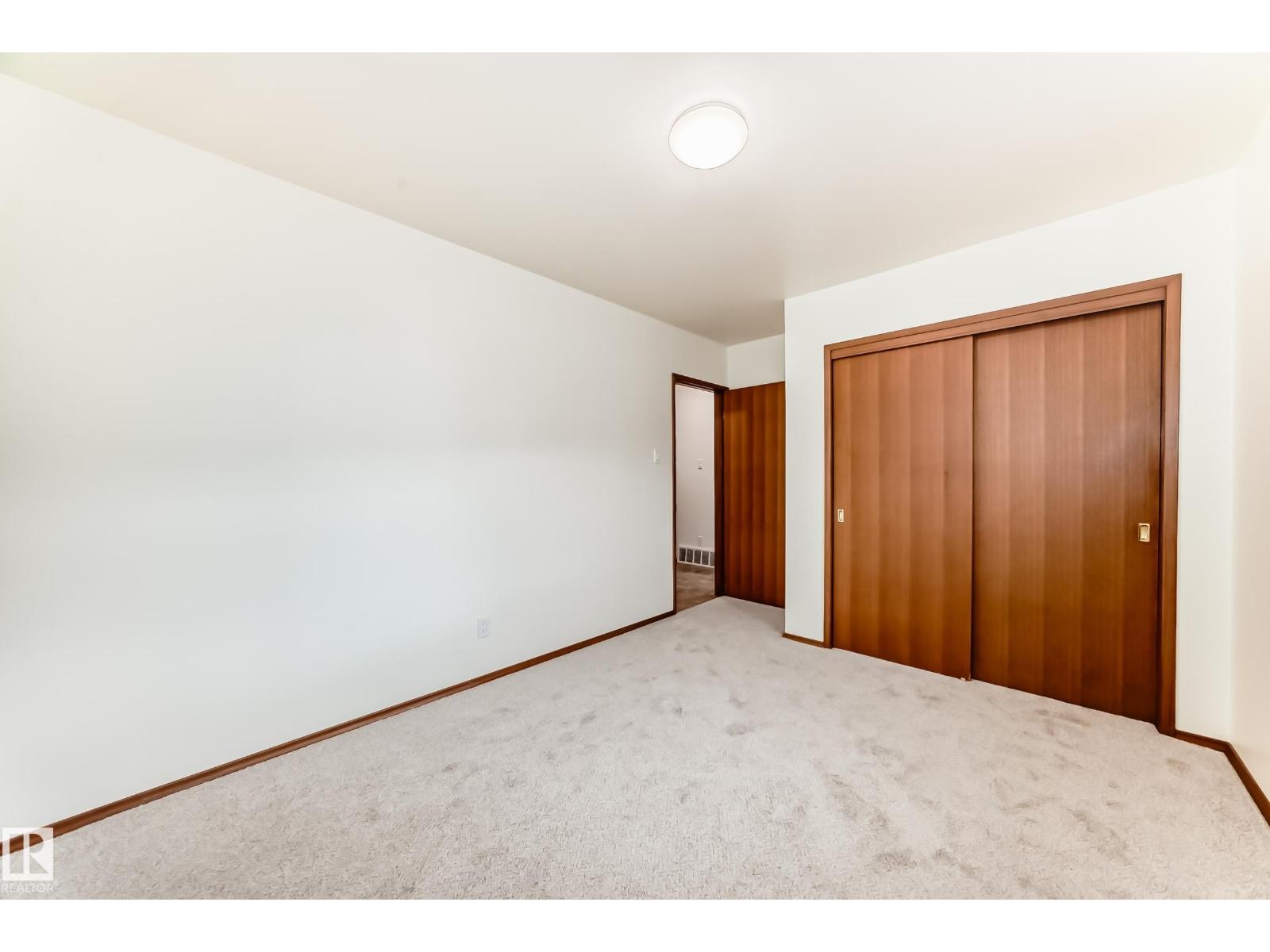 12022 62 ST NW - 12