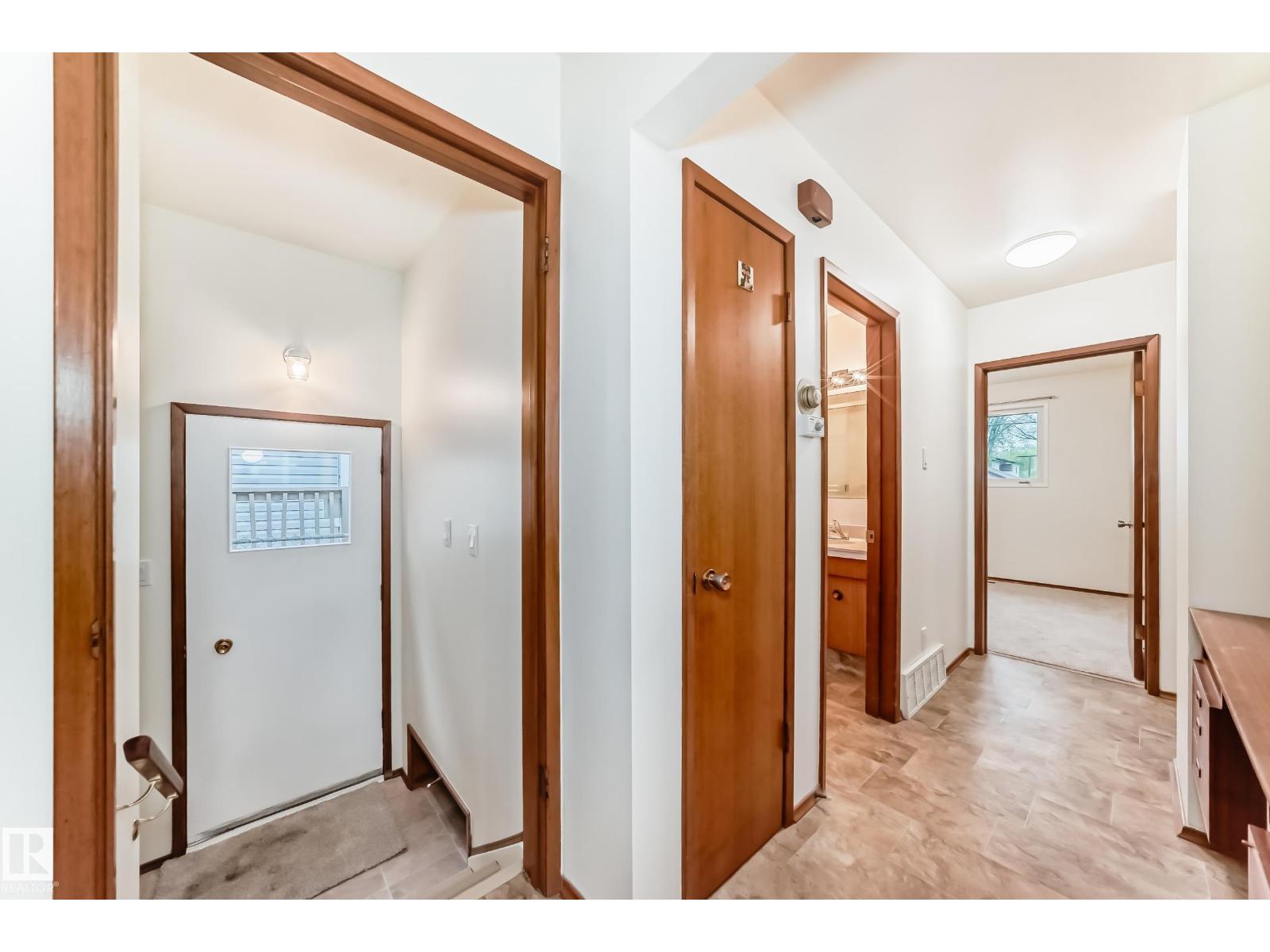 12022 62 ST NW - 18