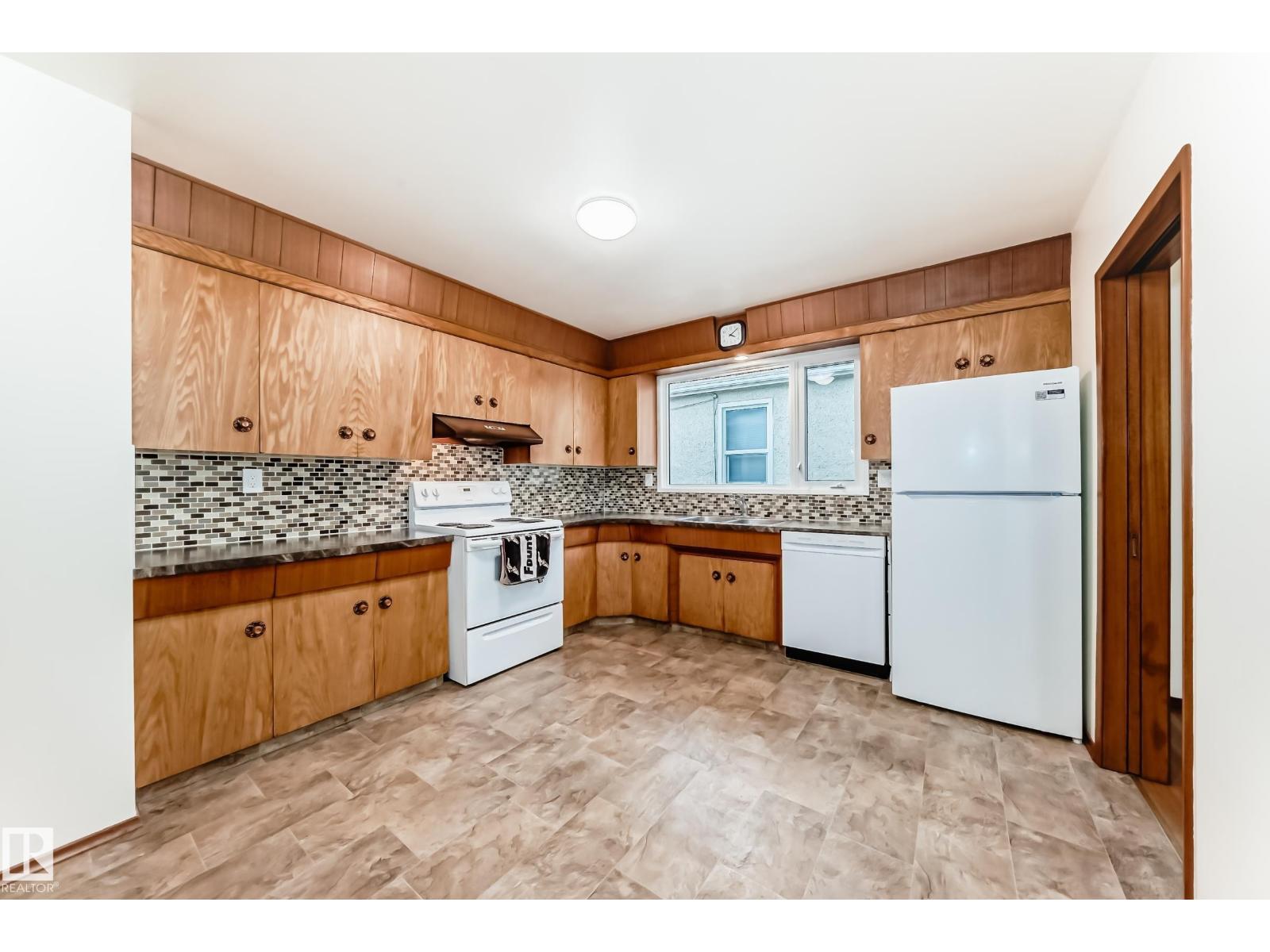 12022 62 ST NW - 6