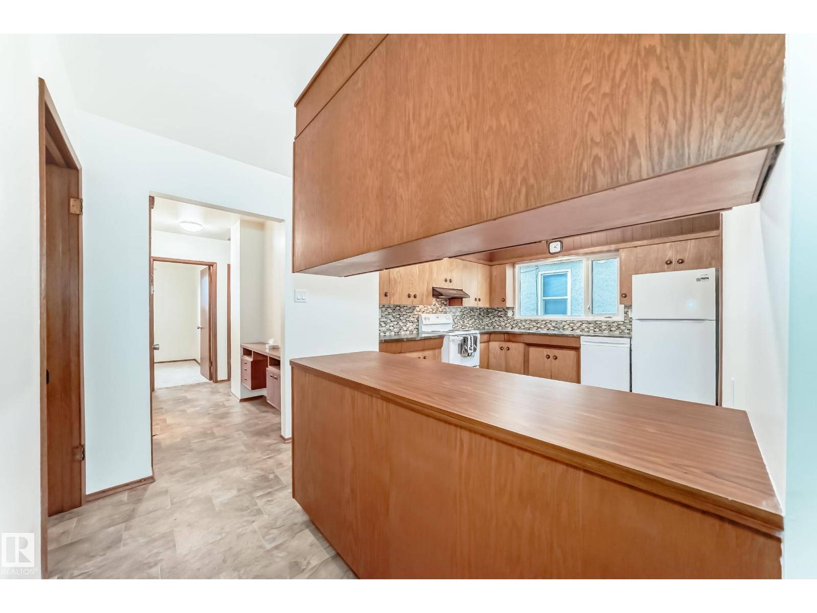 12022 62 ST NW - 9