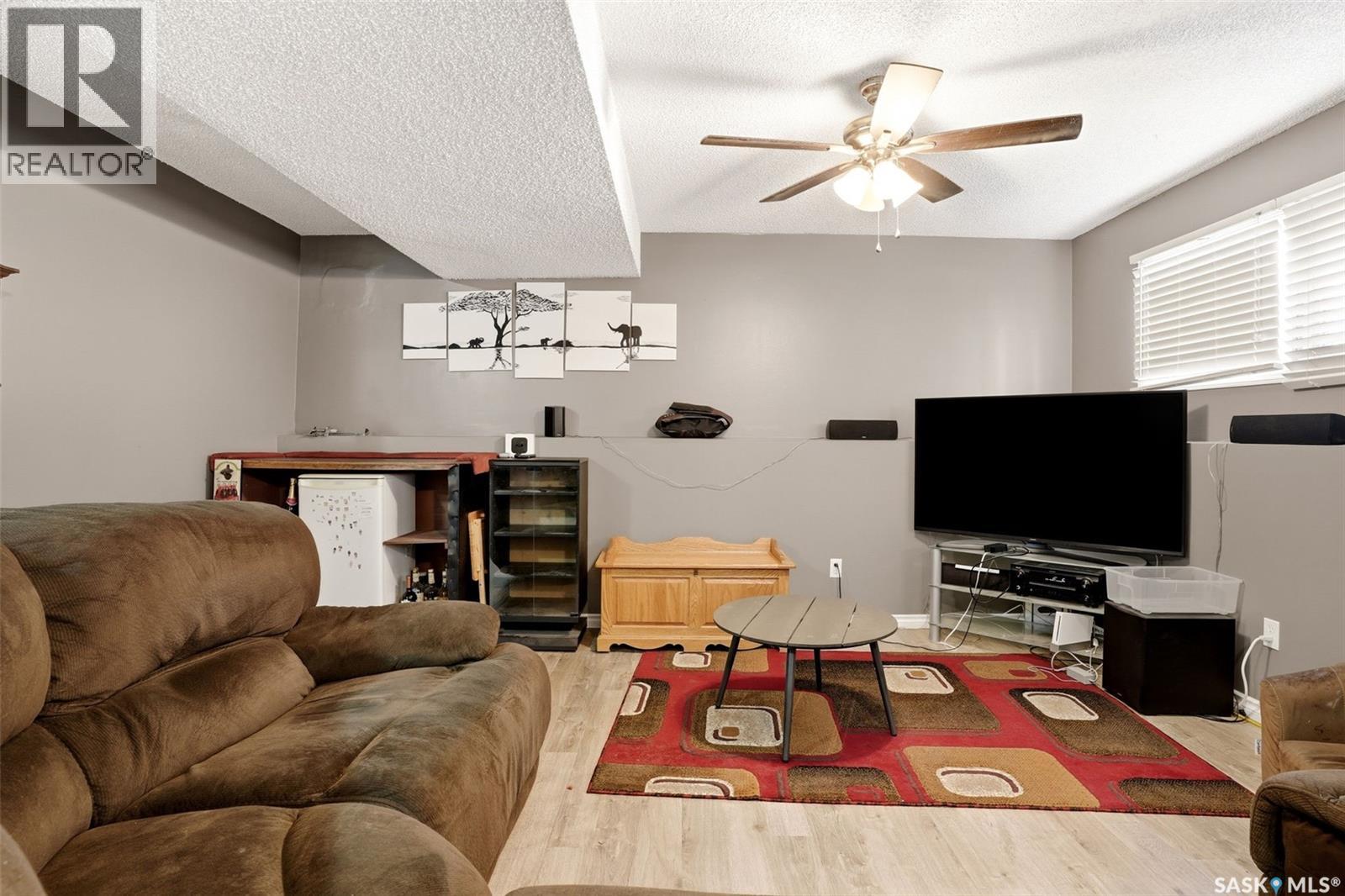 14 Wheeler CRESCENT - 26