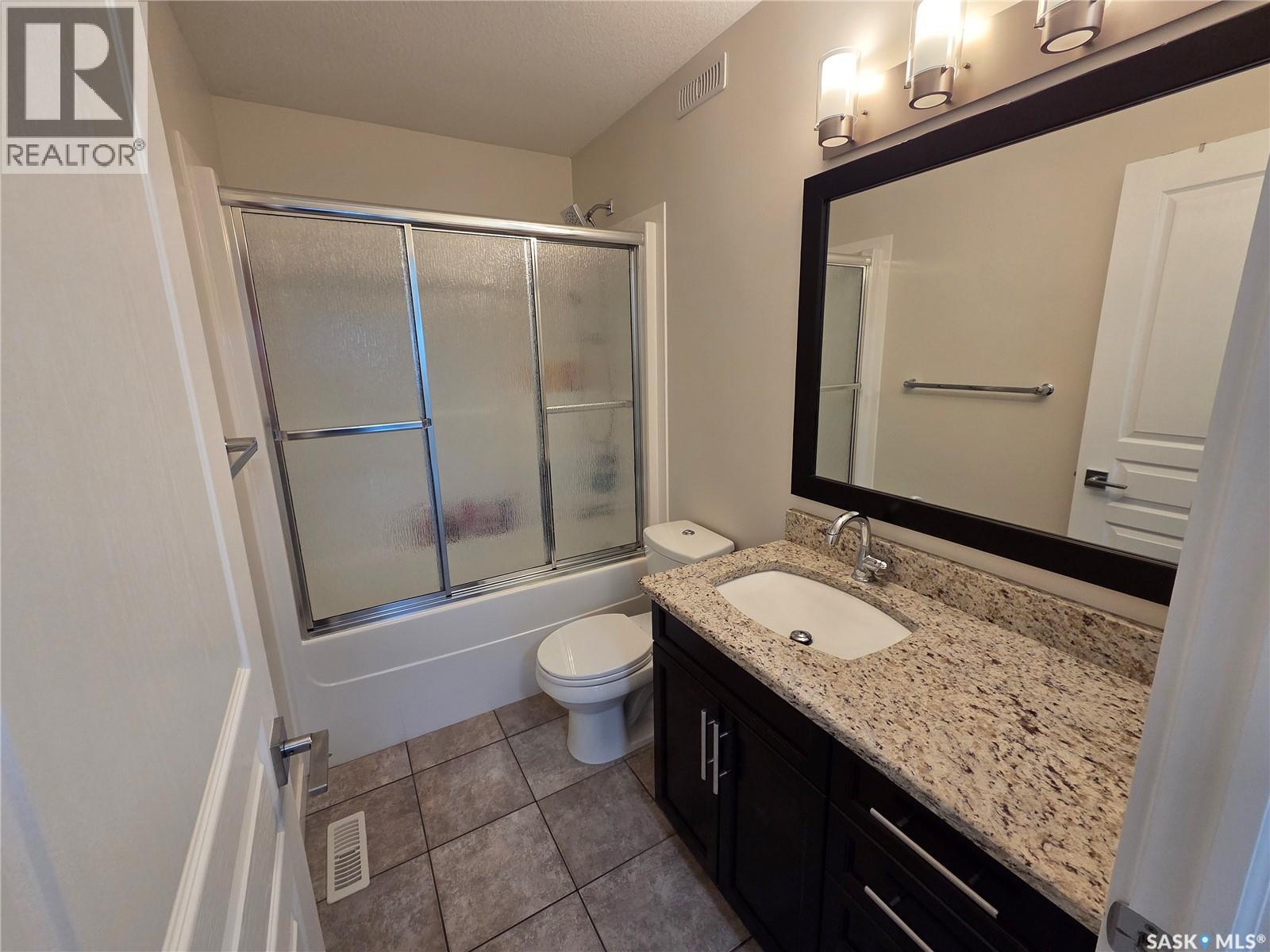 4606 Shumiatcher CRESCENT - 11