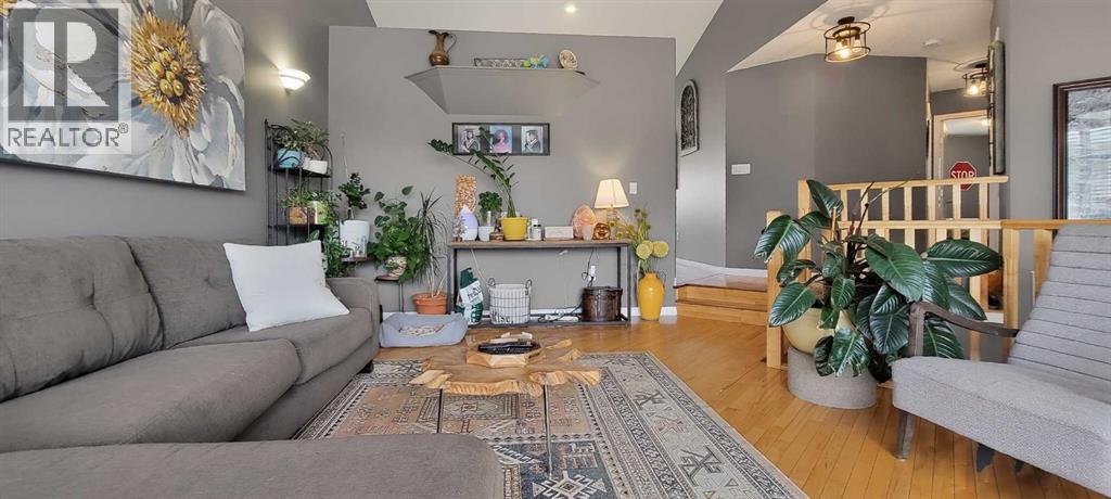 9827 67 Avenue - 4