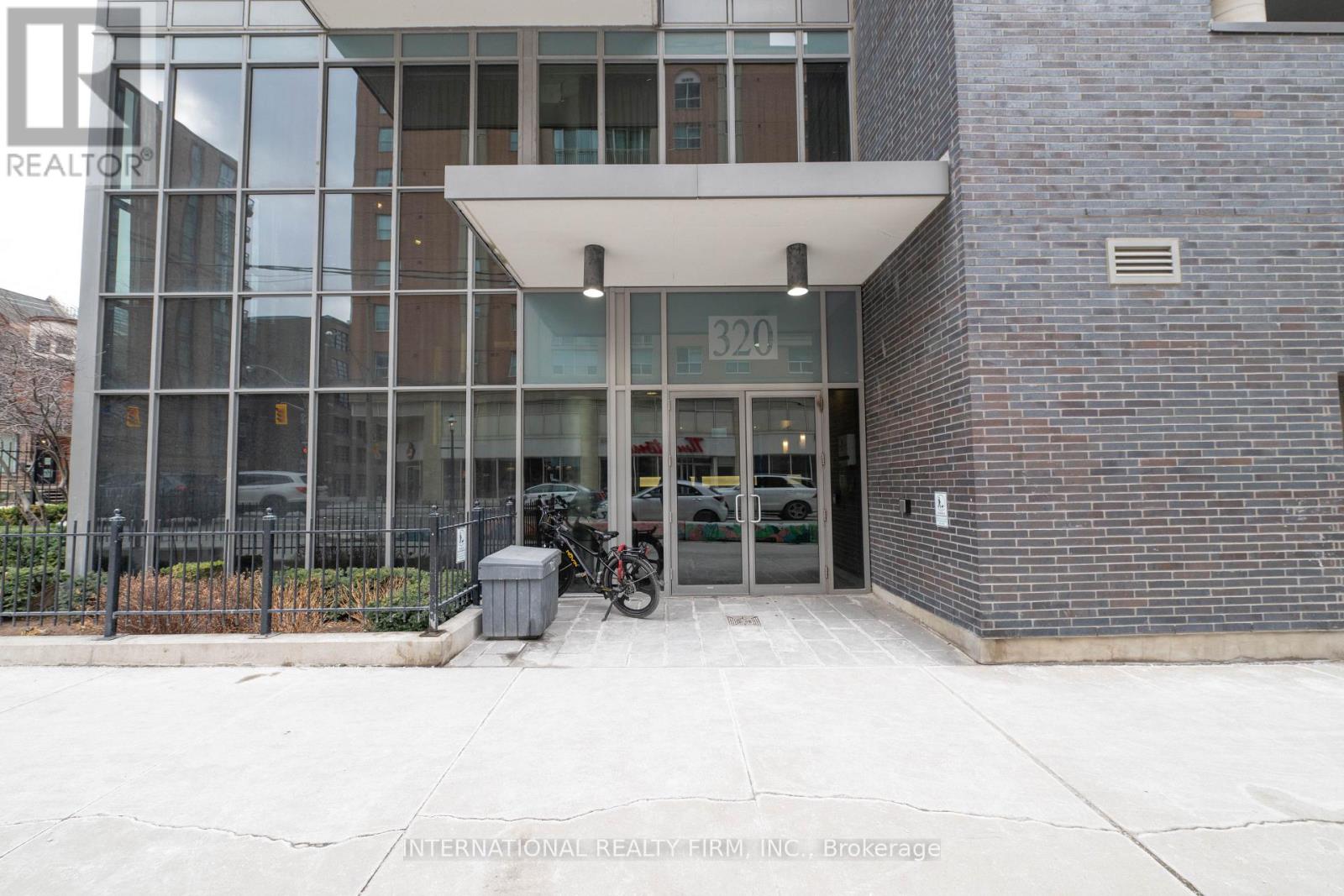 Listing photo of 208 - 320 RICHMOND STREET E