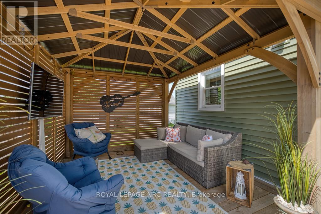 888 STEELE STREET - 17