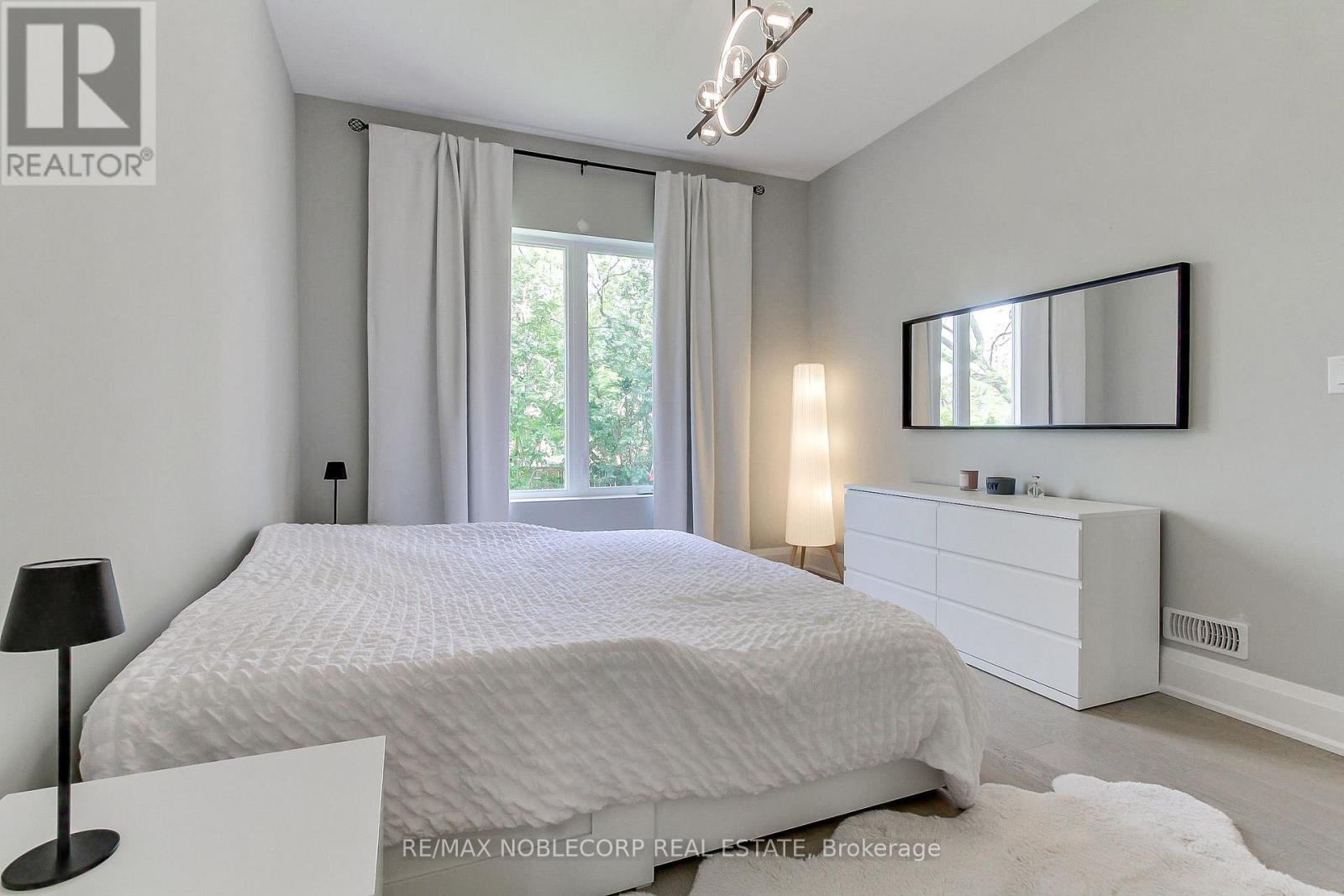 606 GREEN STREET - 17