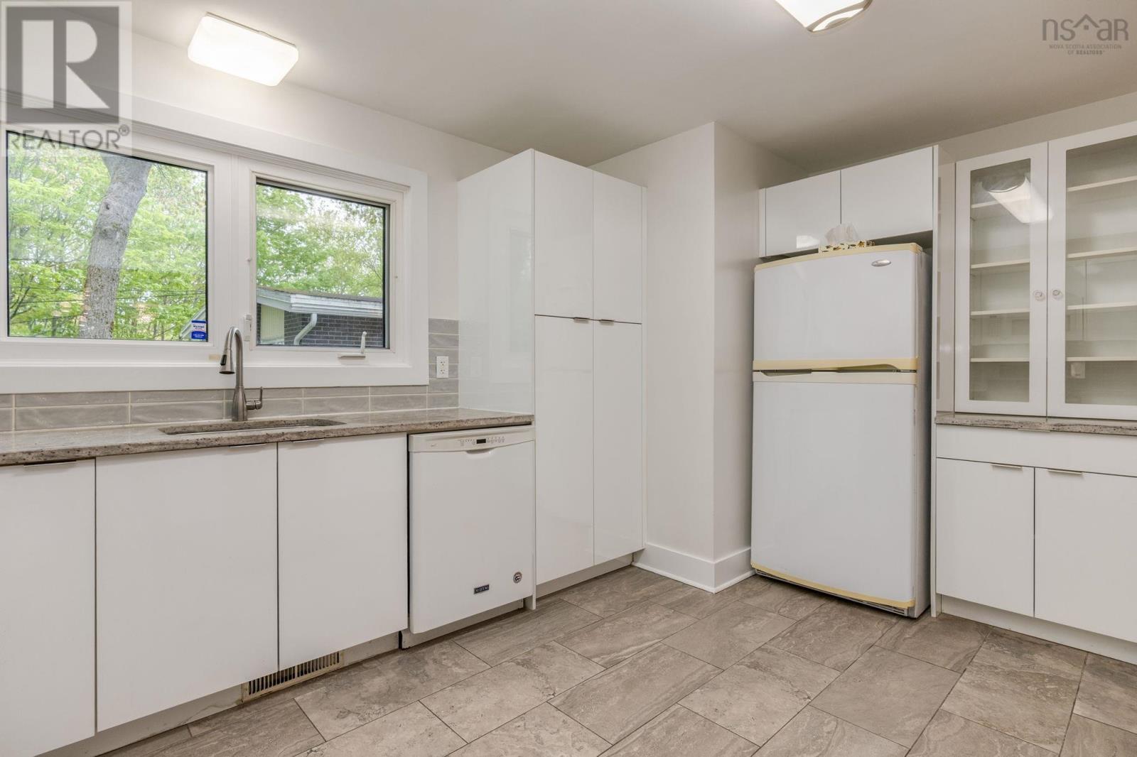 33 Southill Drive - 13