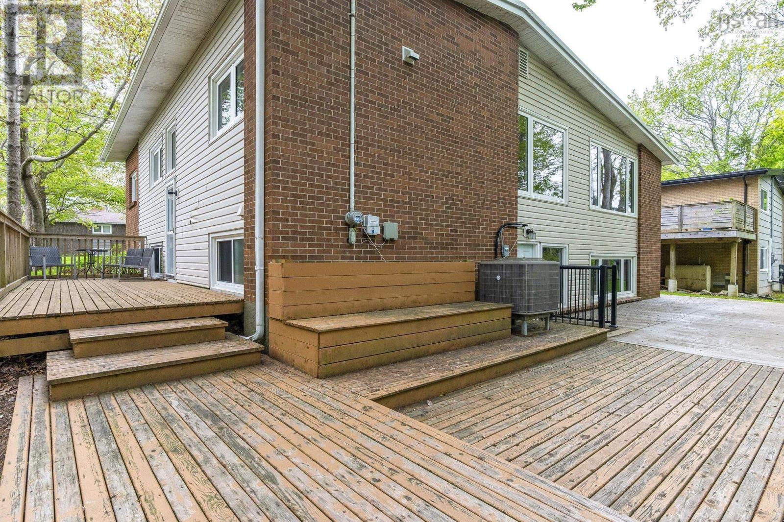 33 Southill Drive - 33