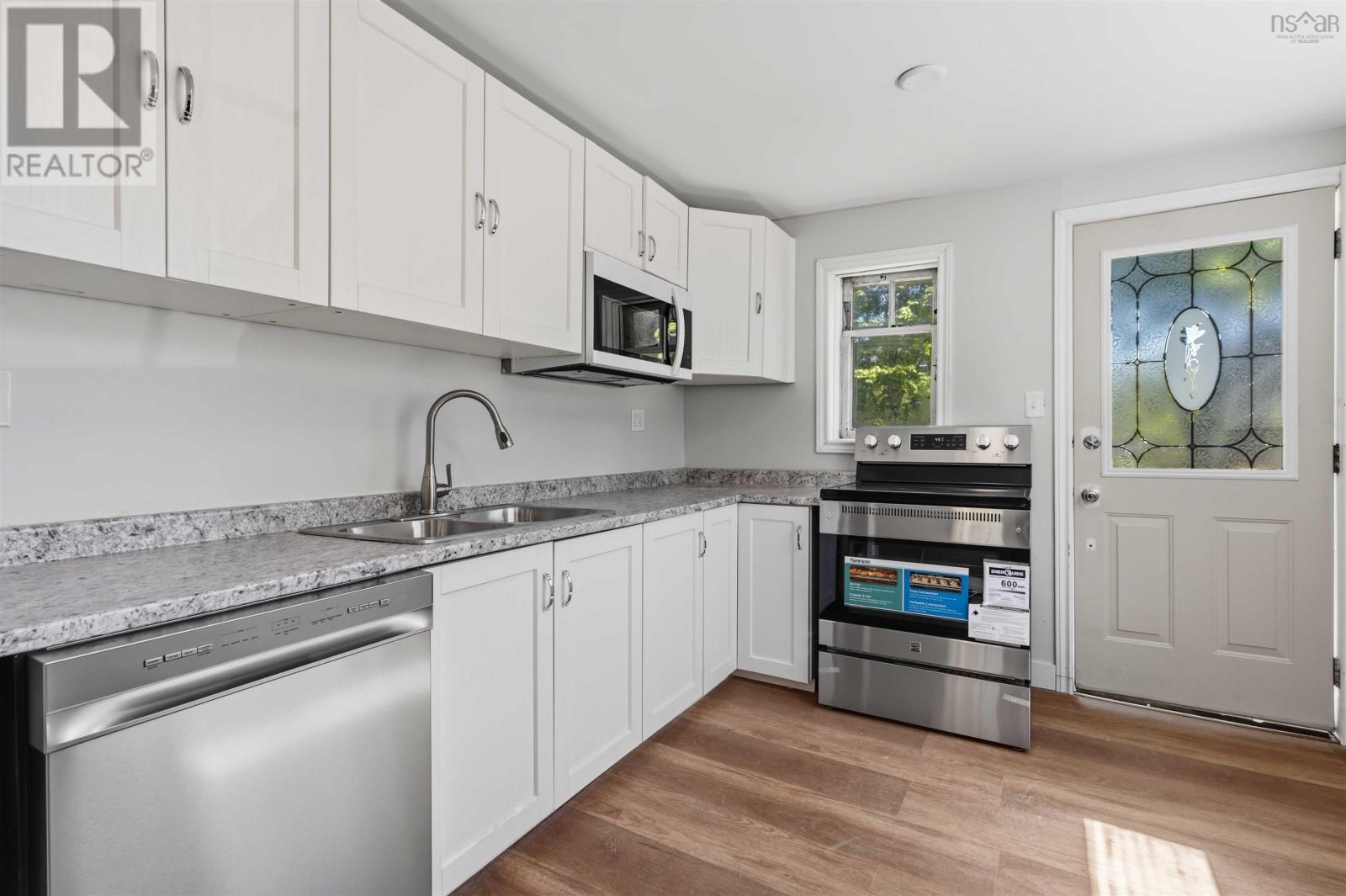 28 Symonds Street - 13