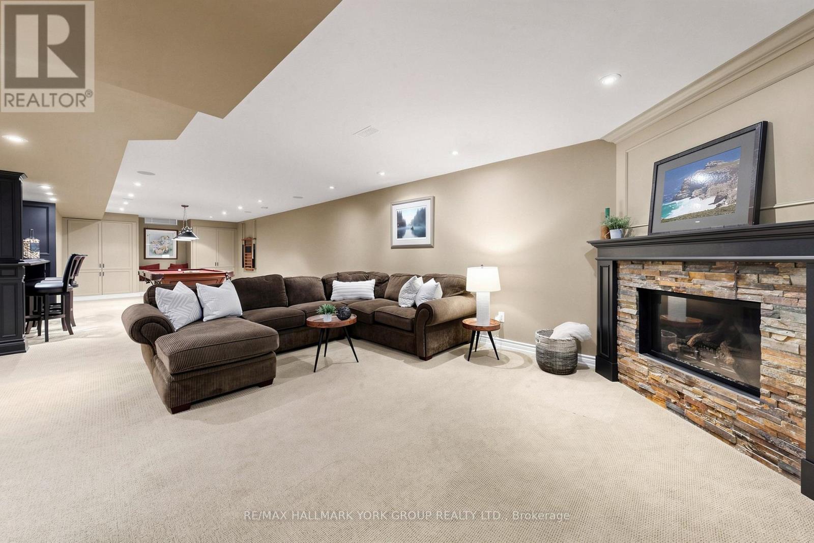 63 WILLIS DRIVE - 34