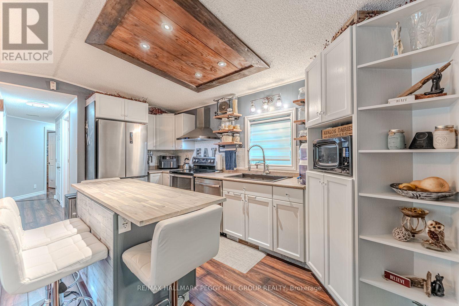 7498 ISLAND CRESCENT - 7