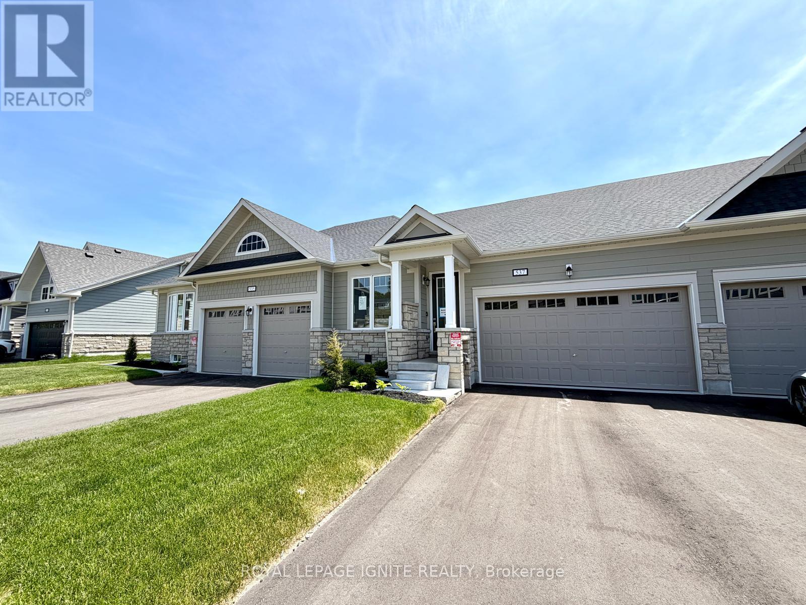 537 HUDSON CRESCENT - 1