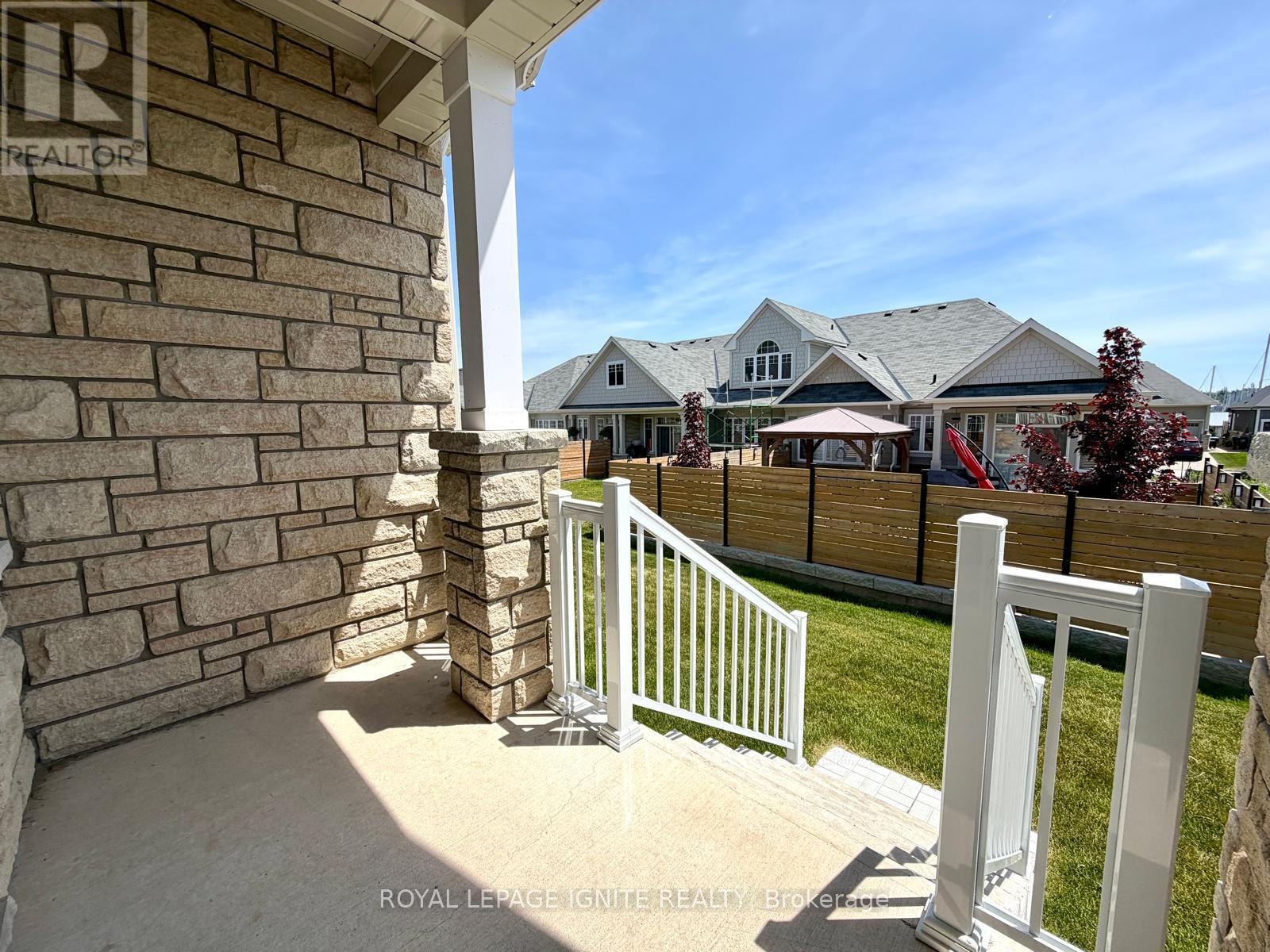 537 HUDSON CRESCENT - 24